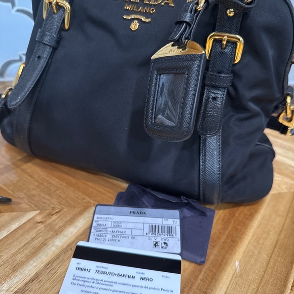 Prada bag - Picture 3 of 4